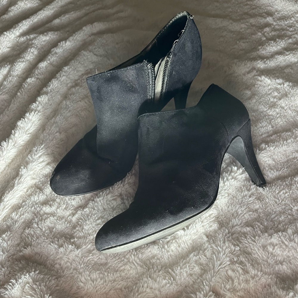 A new approach high heel booties